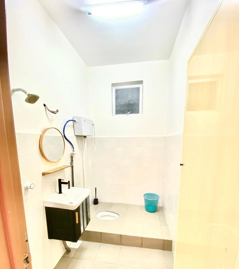 Raees Homestay Kampong Tanjong Minyak Экстерьер фото