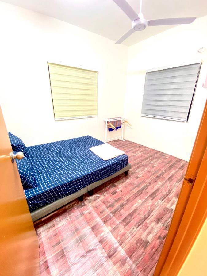Raees Homestay Kampong Tanjong Minyak Экстерьер фото